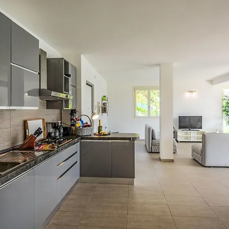 The View 1 By Interhome Apartment